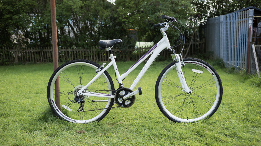 schwinn avenue women's bike